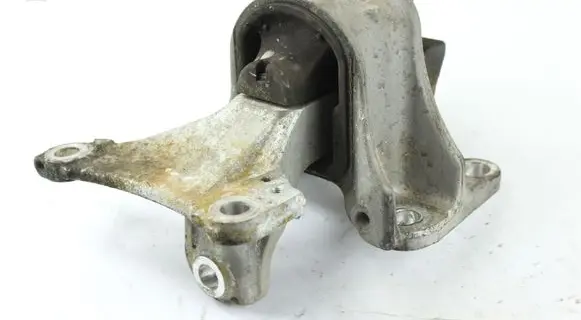 Honda Civic Engine mount bracket