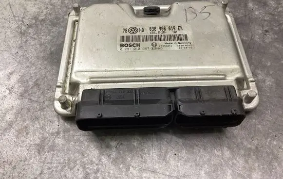 Volkswagen PASSAT B5.5 Engine control unit/module 038906019EK 28SA5041 0281010667