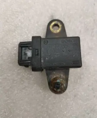 Audi A8 S8 D2 4D ESP acceleration yaw rate sensor 4D0907651 0265005117