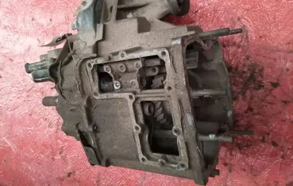 Mitsubishi Pajero Gearbox transfer box case 