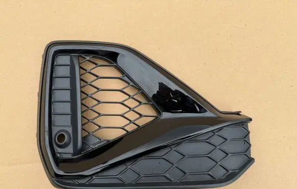 Audi Q2 - Front bumper lower grill 81A807682Q