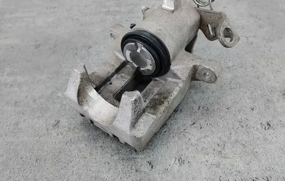 Rear brake caliper