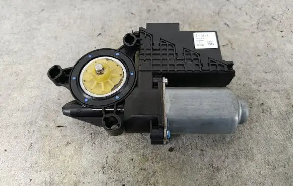 Volkswagen Polo IV 9N3 Front door window regulator with motor 6Y2959801400886F