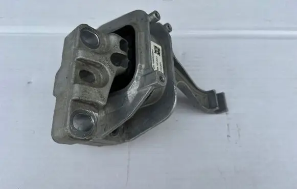 Skoda Kodiaq Engine mount bracket 5WA199262D