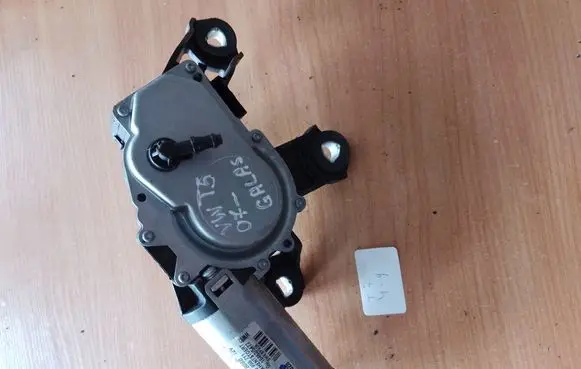 Volkswagen Transporter - Caravelle T5 Rear window wiper motor 7H0955711