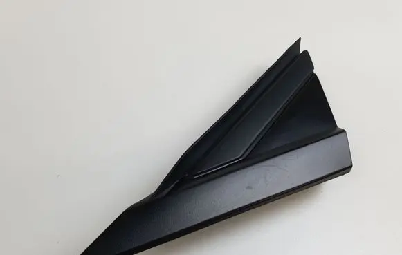 Peugeot 3008 II Front door glass trim molding 9811661880G 9811661880