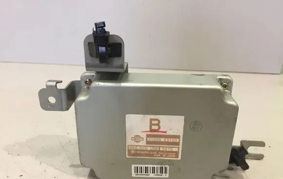 Nissan X-Trail T30 Gearbox control unit/module 31036ES10A A64000U56 5613