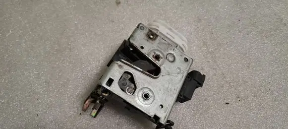 Audi A3 S3 8L Front door lock 8L1837016