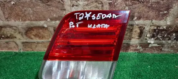 Toyota Avensis T270 Rear/tail lights