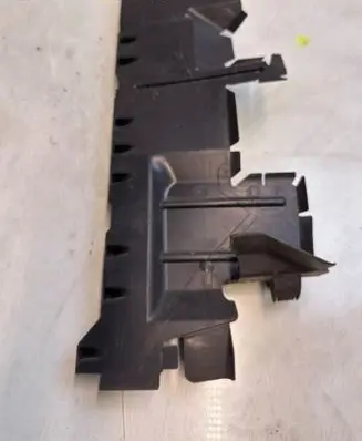 Citroen Berlingo Intercooler air guide/duct channel 9680450580