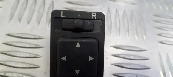 Toyota Avensis T220 Wing mirror switch 8487005020 84870-05020