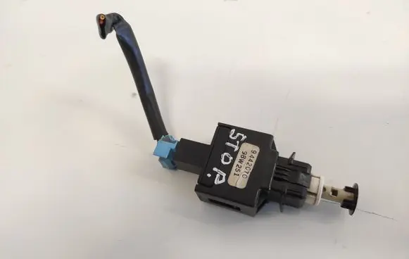 Volvo S80 Brake pedal sensor switch 9442070 98W251