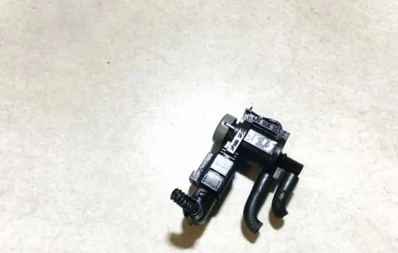 Volkswagen Touareg I Turbo solenoid valve 1j0906283c