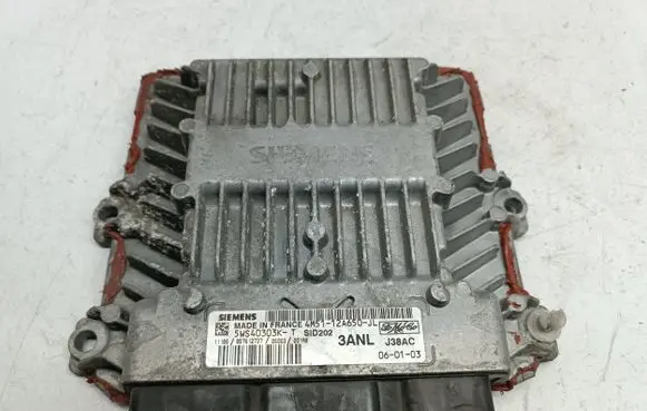Ford Focus Engine control unit/module 4M5112A650JL 5WS40303KT SID202