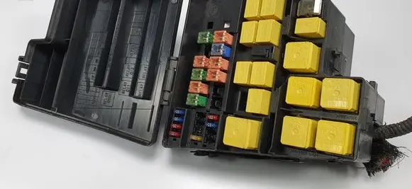 Jaguar S-Type Fuse box set XW4T-14A003-E