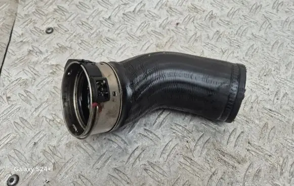 Volvo V40 Intercooler hose/pipe 31338545