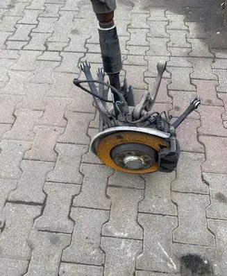 Audi A4 S4 B9 Rear wheel hub spindle/knuckle 