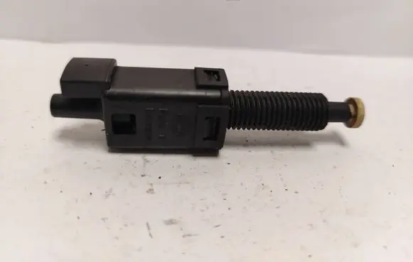 Volkswagen PASSAT B5.5 Brake pedal sensor switch 811907 343B