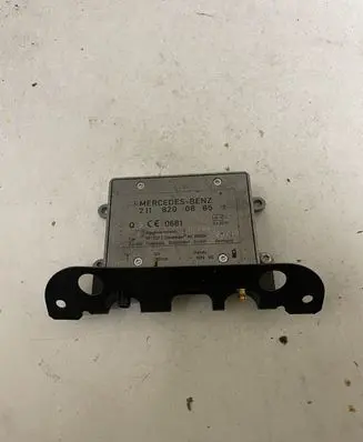 Mercedes-Benz Vito Viano W639 Aerial antenna amplifier 2118200885