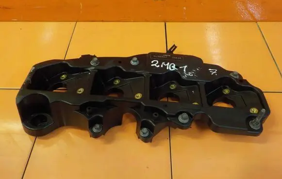 Volvo S60 Rocker cam cover BM5G12257EB ZAWOROW