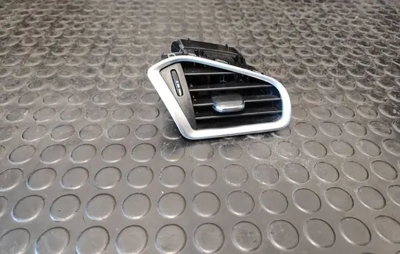 Citroen C4 II Dashboard side air vent grill/cover trim 9676606977