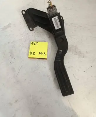 Ford Mondeo Mk III Accelerator throttle pedal 121212121