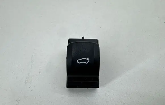 BMW 5 G30 G31 G38 Tailgate opening switch 9327029