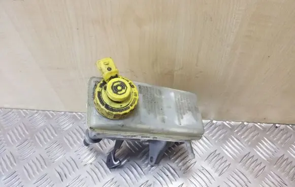 Seat Alhambra (Mk1) Master brake cylinder 7M3611303