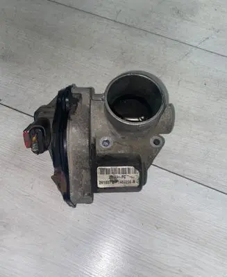 Ford Focus Throttle valve Vr2s6u-9e927