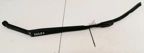 Nissan X-Trail T30 Front wiper blade arm