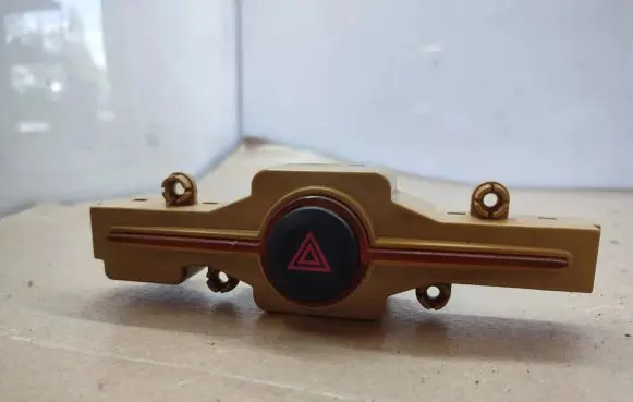 KIA Carens II Hazard light switch