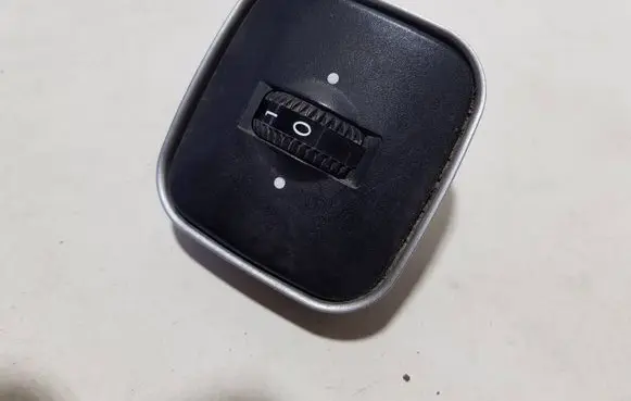 Mercedes-Benz SL R230 Seat heating switch 2208000878MG A2208000878