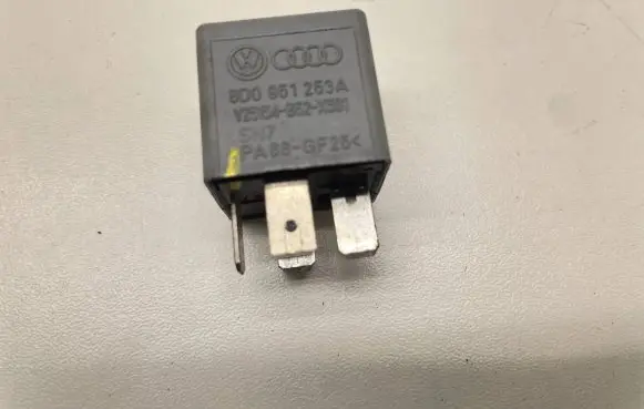 Audi A4 S4 B7 8E 8H Other relay 8D0951253A