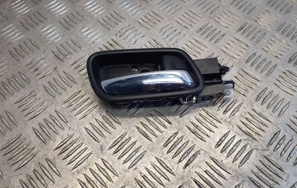 Honda CR-V Rear door interior handle
