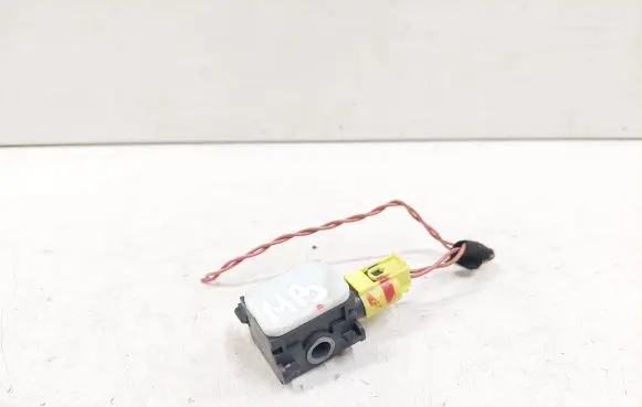 Mercedes-Benz R W251 Airbag deployment crash/impact sensor 0038202826 402129 201105