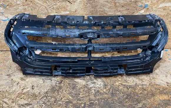 Ford Kuga II Front grill GV44-8A164-A S2507T047-M