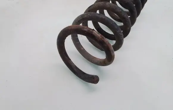 Mercedes-Benz E W210 Front coil spring