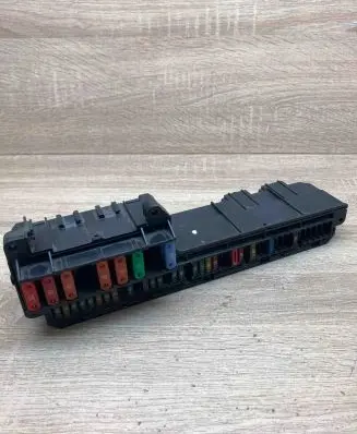 BMW 5 E60 E61 Fuse module 6957330 18917