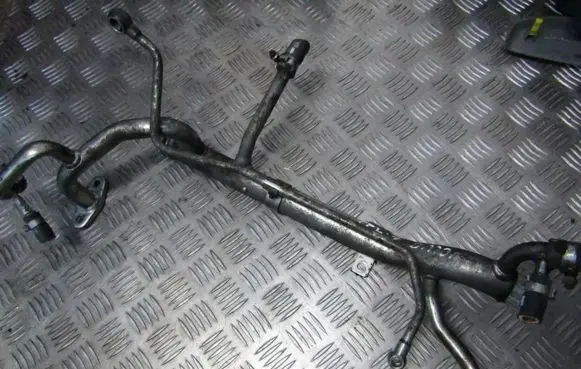 Volvo V70 Engine coolant pipe/hose