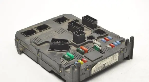 Citroen C3 Fuse box set 9653667280
