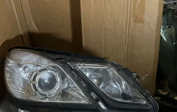 Mercedes-Benz E W212 Headlight/headlamp A2128200261 1EL00970202