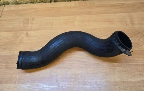 Volvo XC90 Intercooler hose/pipe 31261367