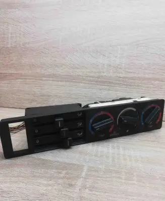 BMW 5 E34 Climate control unit 1389620