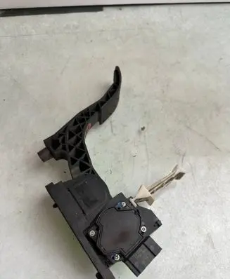 Volkswagen Golf IV Accelerator throttle pedal 0281002342 1J1721503K 188314009YB