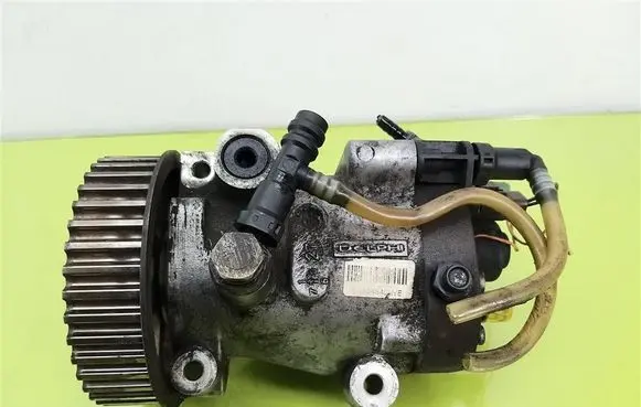 Renault Megane II Fuel injection high pressure pump