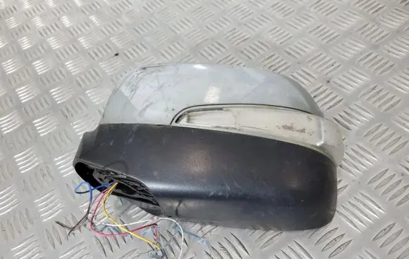 Isuzu D-Max Front door electric wing mirror
