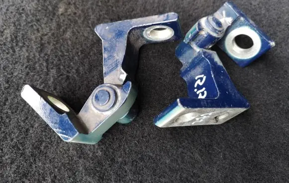 Skoda Yeti (5L) Rear door hinge set 8K0831402K