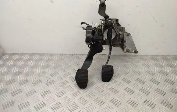 Peugeot 5008 Pedal assembly 