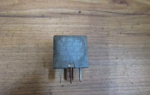 Volkswagen Golf IV Other relay 141951253b 22200007