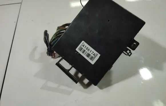 Mercedes-Benz 100 W631 Fuse box set